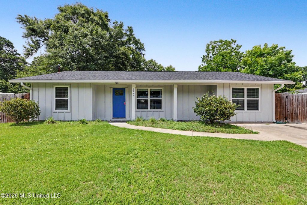 152 Lafayette Circle, Ocean Springs, MS 39564