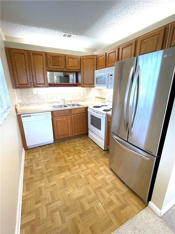 104 Royal Oak Drive 103, Vero Beach, FL 32962