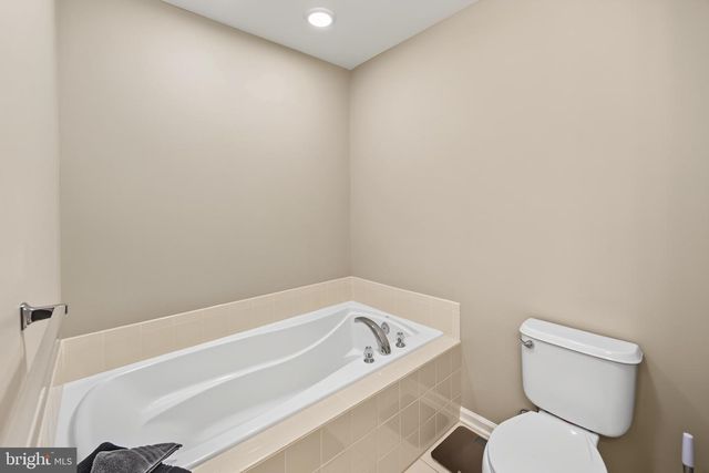 319 CHANCELLOR DR, Woodbury, NJ 08096