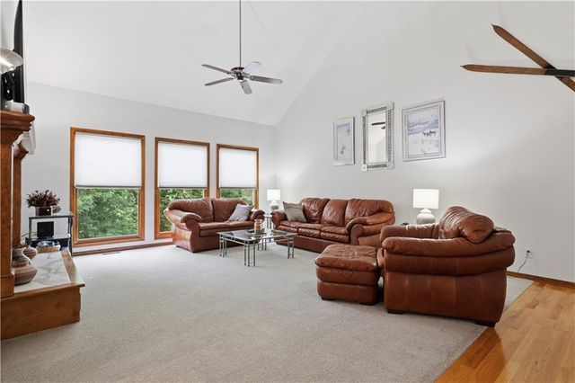 14760 Timber Lane, Bonner Springs, KS 66012