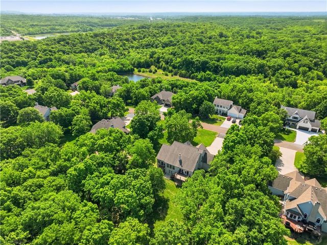 14760 Timber Lane, Bonner Springs, KS 66012