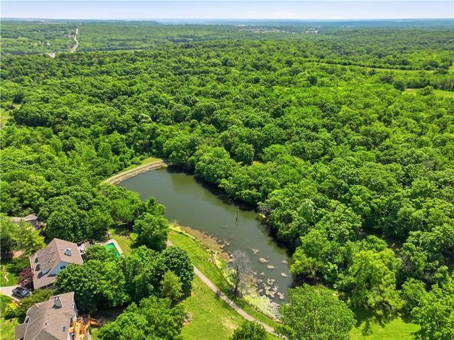 14760 Timber Lane, Bonner Springs, KS 66012