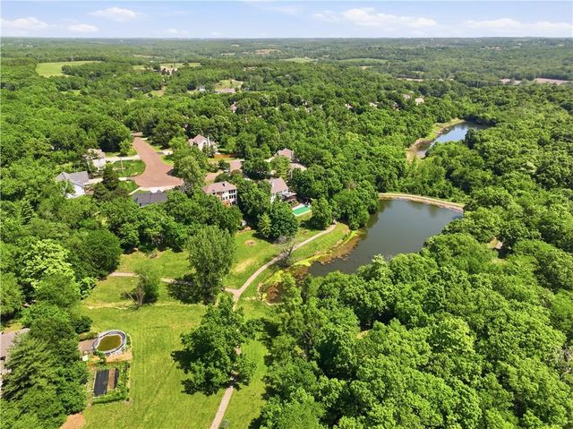 14760 Timber Lane, Bonner Springs, KS 66012