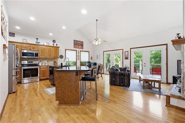 14760 Timber Lane, Bonner Springs, KS 66012