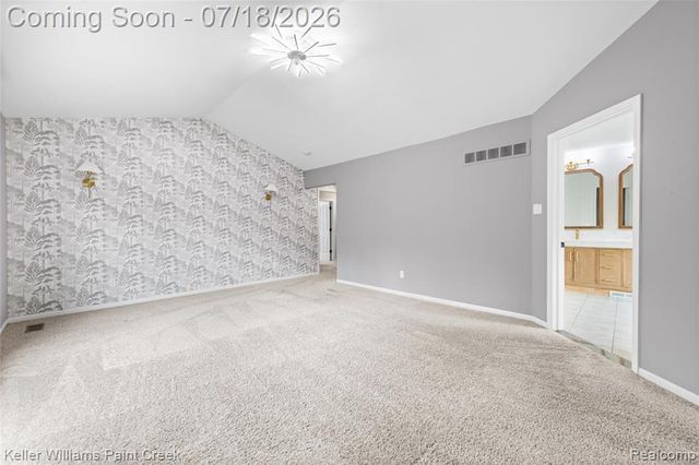 4230 Holly Lane, Oakland, MI 48306