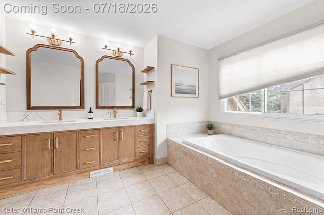 4230 Holly Lane, Oakland, MI 48306