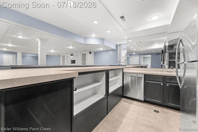 4230 Holly Lane, Oakland, MI 48306