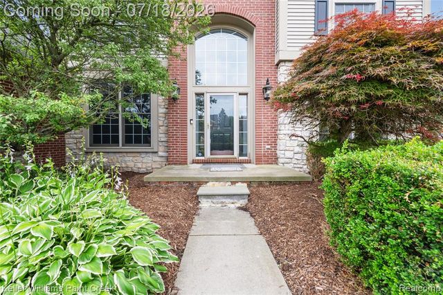 4230 Holly Lane, Oakland, MI 48306