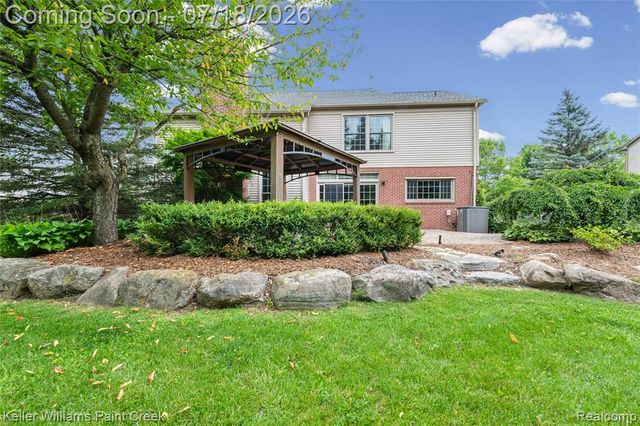 4230 Holly Lane, Oakland, MI 48306