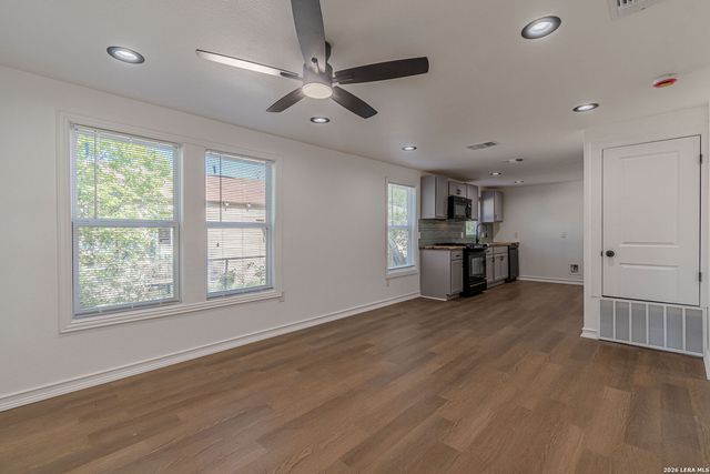 524 Avenue B, Seguin, TX 78155