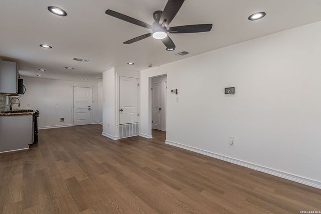 524 Avenue B, Seguin, TX 78155