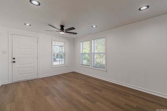524 Avenue B, Seguin, TX 78155