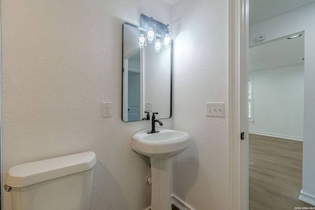 524 Avenue B, Seguin, TX 78155