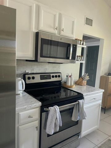 9878 Nob Hill Court 9878, Sunrise, FL 33351