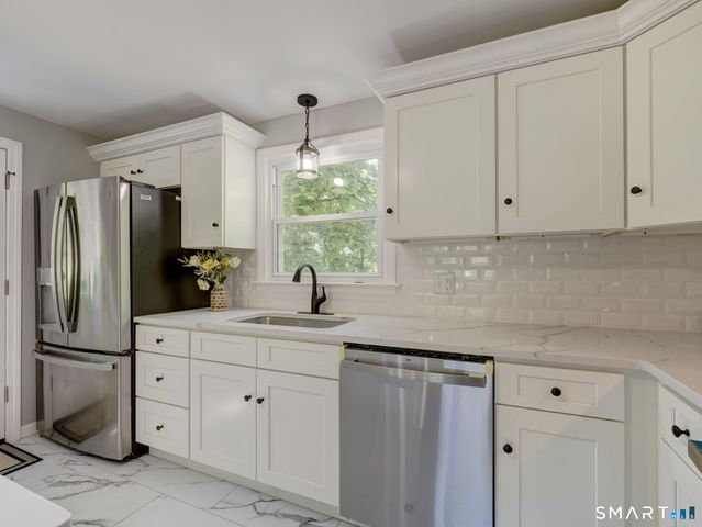 27 Meadow Road, Burlington, CT 06013