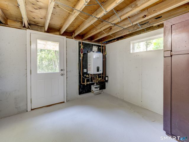 27 Meadow Road, Burlington, CT 06013