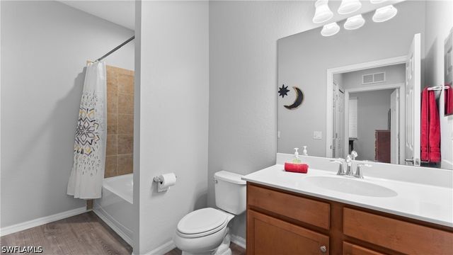 9727 Acqua CT 444, Naples, FL 34113
