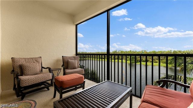 9727 Acqua CT 444, Naples, FL 34113