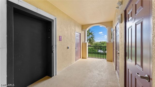 9727 Acqua CT 444, Naples, FL 34113
