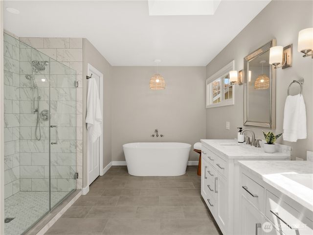 23420 SE 28th Court, Sammamish, WA 98075
