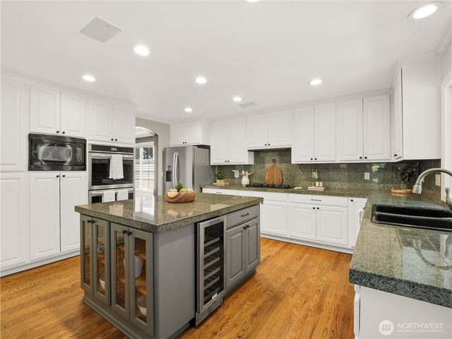 23420 SE 28th Court, Sammamish, WA 98075