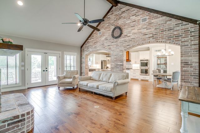 1621 County Road 1123, Godley, TX 76044