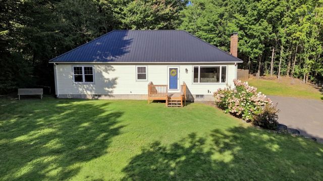 25 Ridgewood Drive, Gilmanton, NH 03237