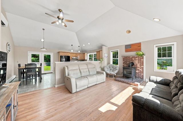 25 Ridgewood Drive, Gilmanton, NH 03237