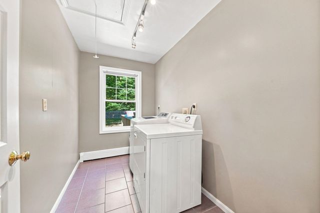 25 Ridgewood Drive, Gilmanton, NH 03237