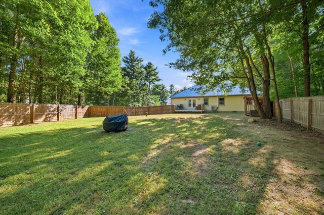 25 Ridgewood Drive, Gilmanton, NH 03237