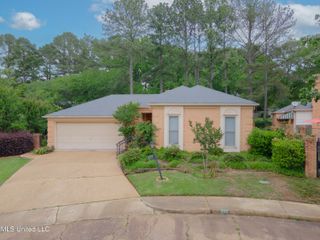 255 Park Lane Place, Jackson, MS 39211