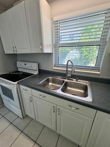 1001 SE 16th St 1, Fort Lauderdale, FL 33316