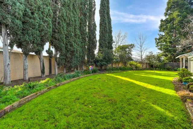 2737 Tierra Grande Cir, Sacramento, CA 95827