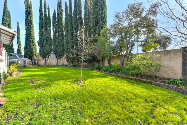 2737 Tierra Grande Cir, Sacramento, CA 95827