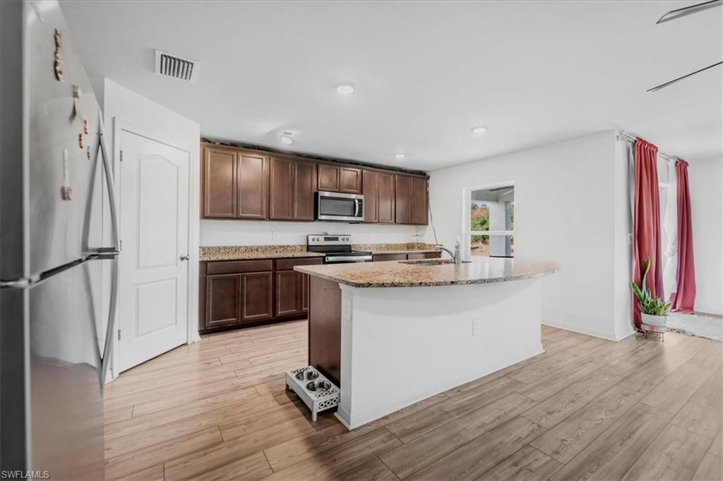 828 Youngreen DR, FORT MYERS, FL 33913 — photo 5