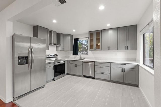 1227 Woodside Road 2, Redwood City, CA 94061