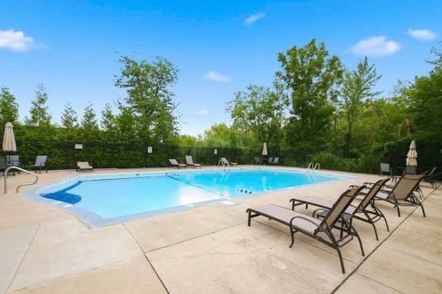5300 Carriage Way Drive 107, Rolling Meadows, IL 60008