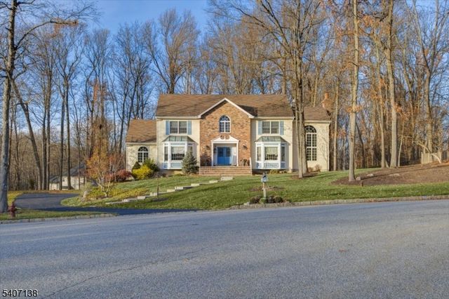 6 Malibu Dr, Sparta Twp., NJ 07871