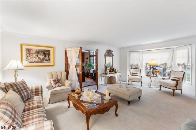 6 Malibu Dr, Sparta Twp., NJ 07871