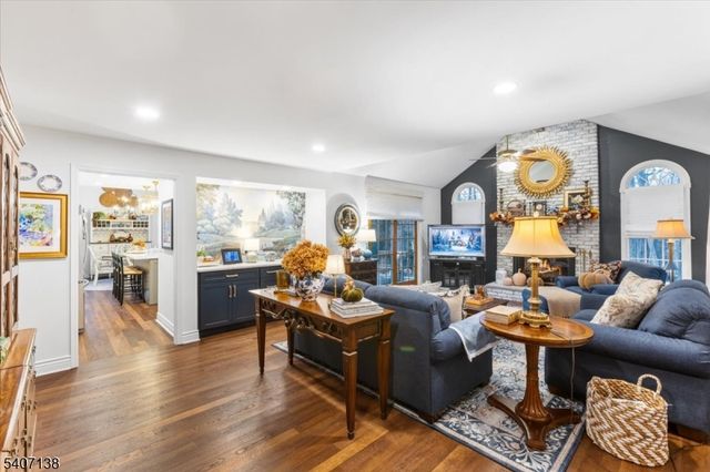 6 Malibu Dr, Sparta Twp., NJ 07871