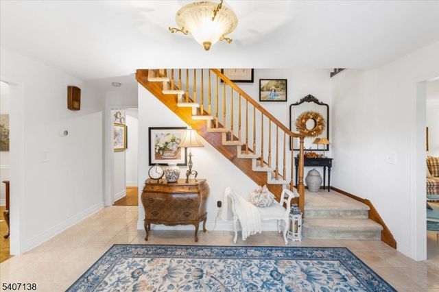 6 Malibu Dr, Sparta Twp., NJ 07871