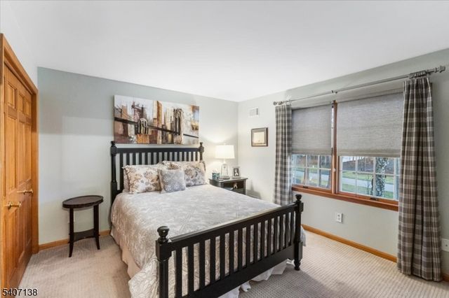 6 Malibu Dr, Sparta Twp., NJ 07871