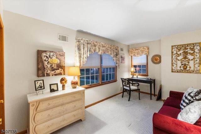 6 Malibu Dr, Sparta Twp., NJ 07871