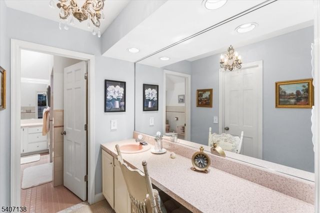 6 Malibu Dr, Sparta Twp., NJ 07871