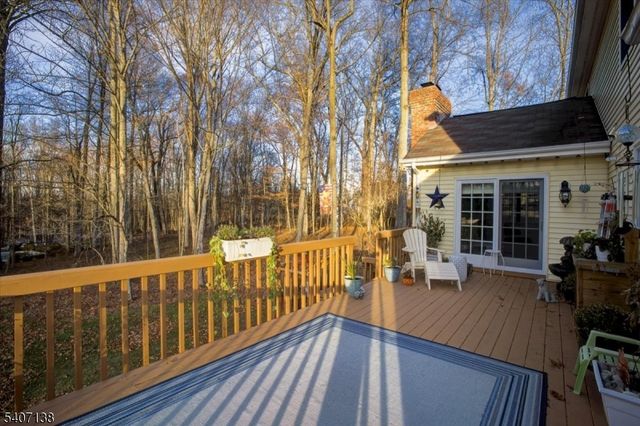 6 Malibu Dr, Sparta Twp., NJ 07871