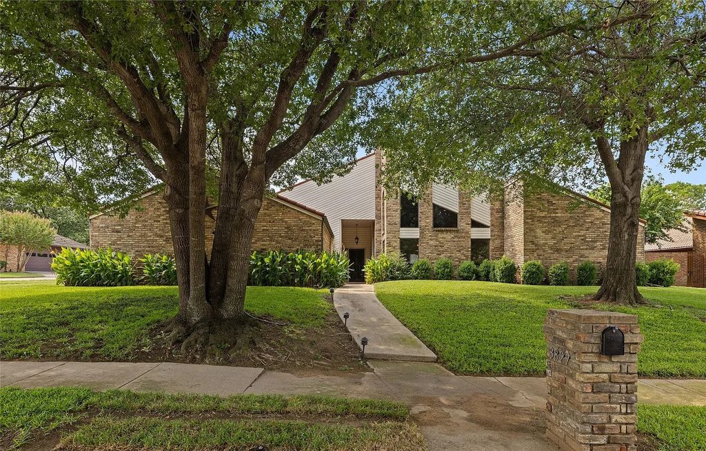 3827 Ashbury Lane, Bedford, TX 76021 — exterior