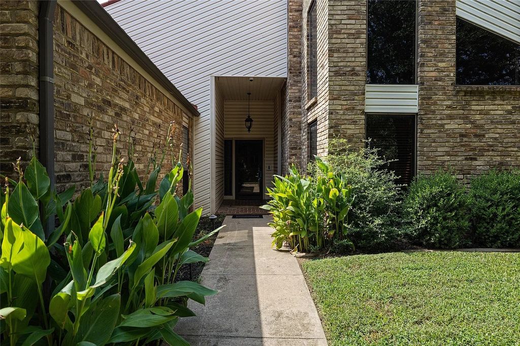3827 Ashbury Lane, Bedford, TX 76021 — photo 2