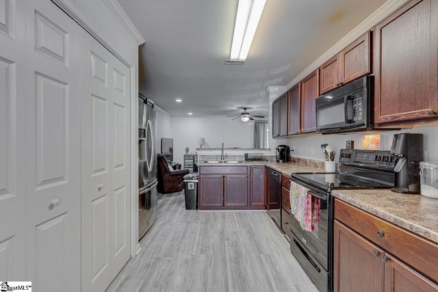 1122 E Lee Road, Taylors, SC 29687