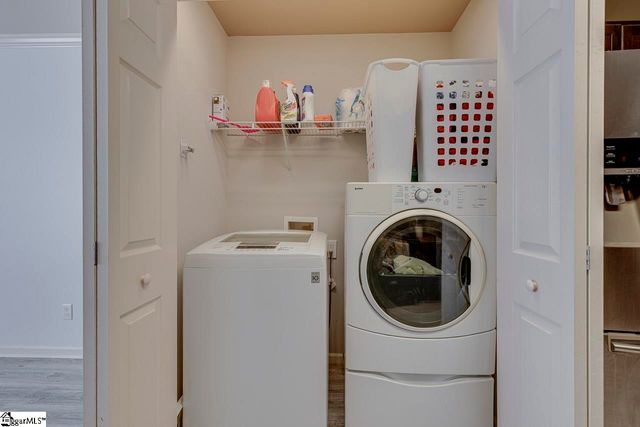 1122 E Lee Road, Taylors, SC 29687