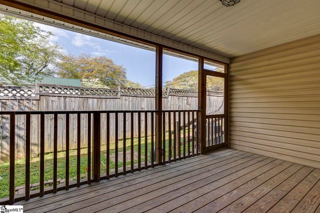 1122 E Lee Road, Taylors, SC 29687